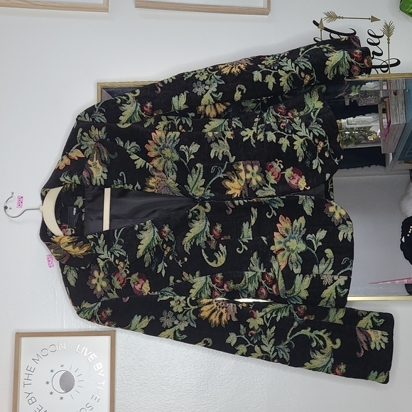 H&M tapestry floral Blazer - Picture 2 of 16